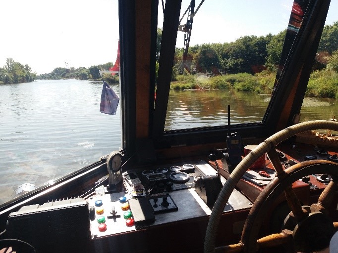  Widok na rzeke Odrę za sterem statku