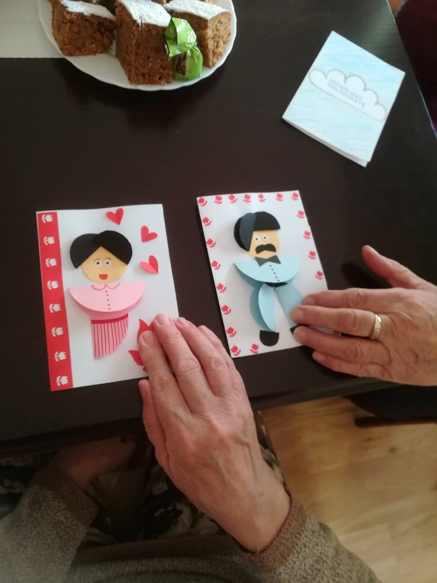 Własnoręcznie wykonane przez dzieci kartki z okazji Dnia Babci i Dziadka.  Różne style i techniki wykonywania kartek- Quilling, Decoupage